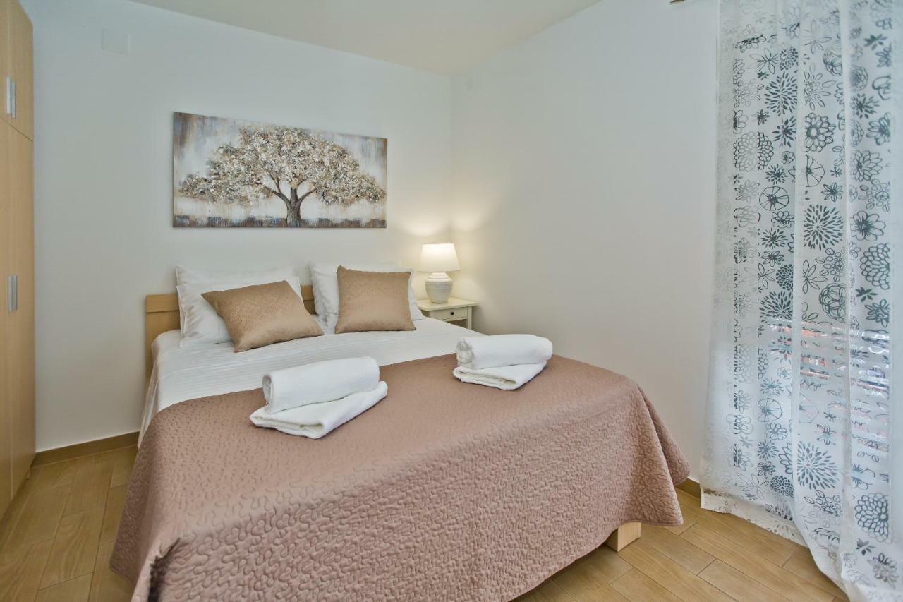 Luxurious Apartments Maslina With Beach Milna  Zewnętrze zdjęcie